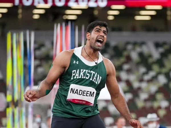 arshad nadeem height in feet