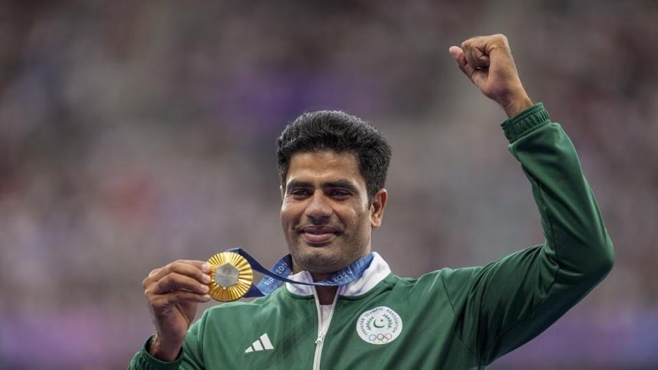 arshad nadeem height in feet